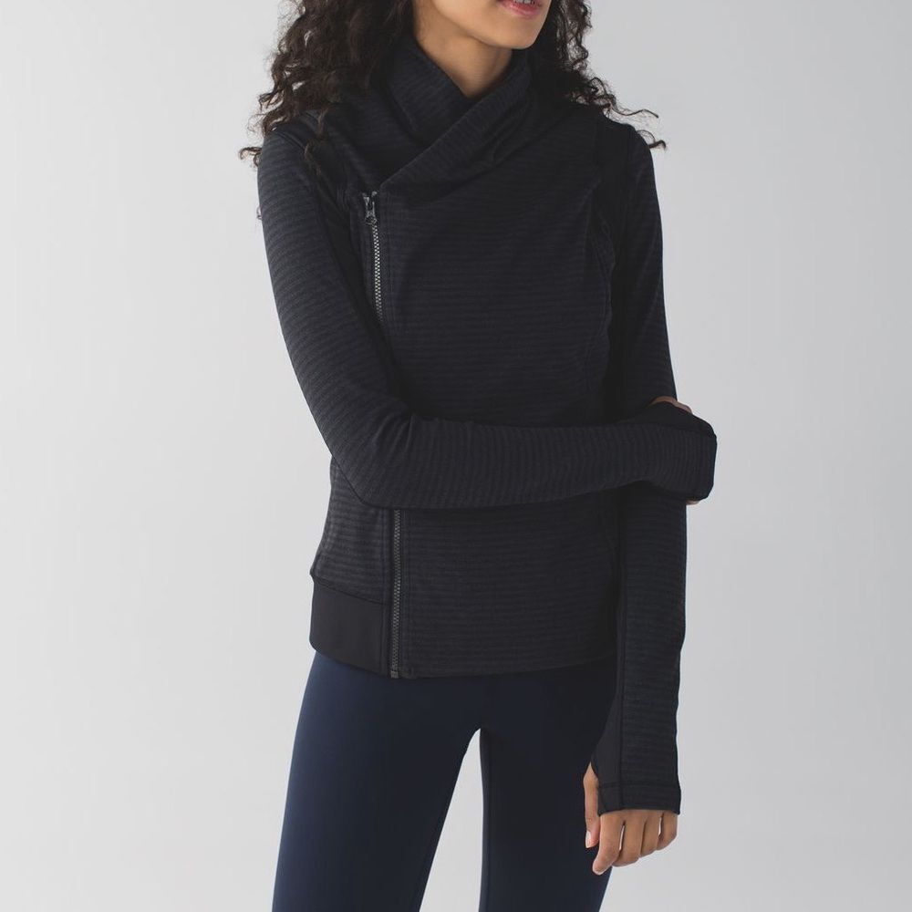 Lululemon Black/ Dark Slate Pique Luon Bhakti Asymmetrical Yoga Jacket Size 6